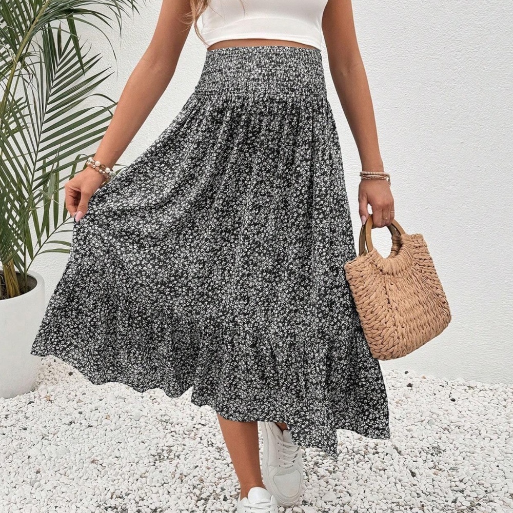Maternity Floral Print Shirred Stretchy Waist Skirt - Picture 5 of 10